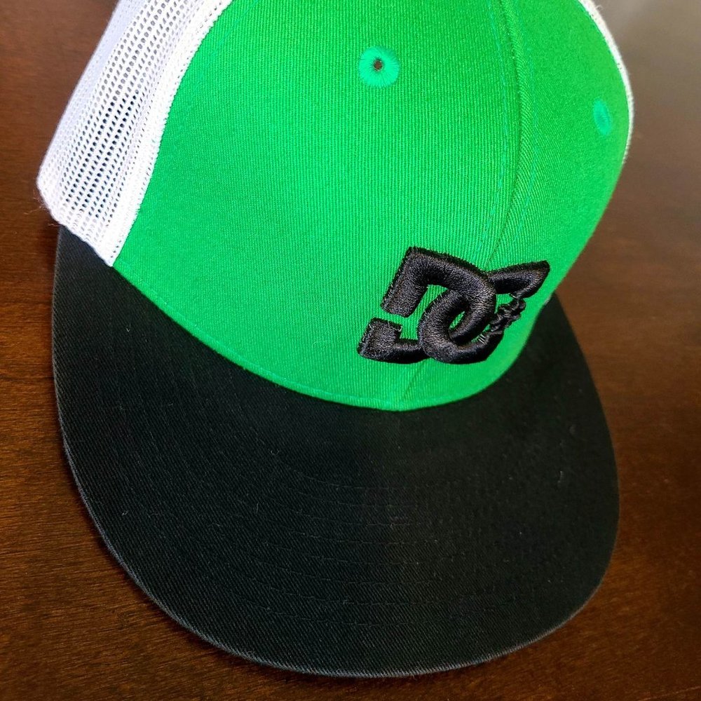 DC snapback hat - Picture 12 of 13